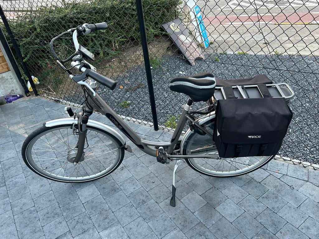 Zo goed als nieuwe elektrische dames fiets, Fietsen en Brommers, Elektrische fietsen, Ophalen of Verzenden, Zo goed als nieuw