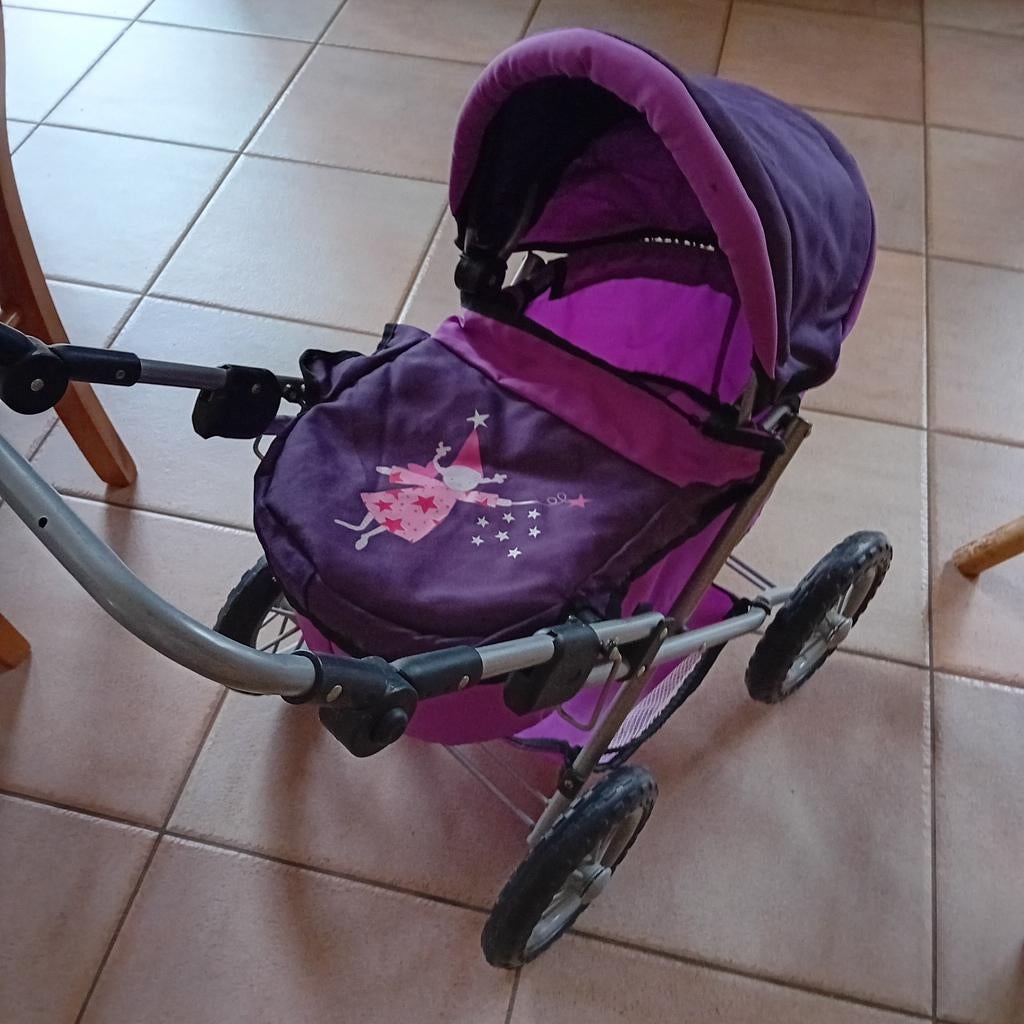 Landeau poupée et chateau fort, Enlèvement