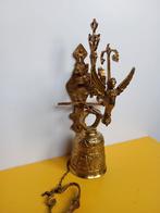 Oude messing kloosterbel, Enlèvement