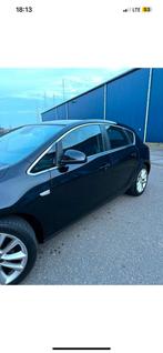 Opel Astra 1.6 turbo bouwjaar 2010 ZWART, Auto's, Euro 5, Stof, Parkeersensor, Zwart