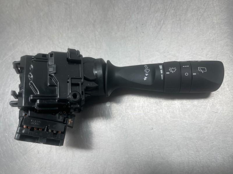 COMMODO ESSUIE-GLACE Toyota Land Cruiser (J15) (01-2009/-), Utilisé, Toyota