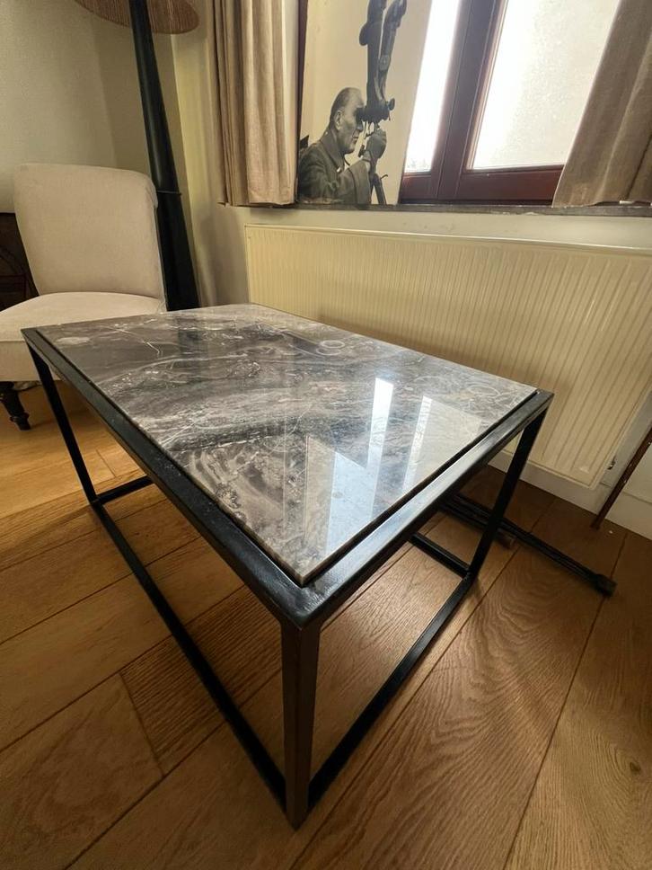 Table basse en marbre – Design moderne – Très bon état, Maison & Meubles, Tables | Tables de salon, Comme neuf, Métal, Autres matériaux