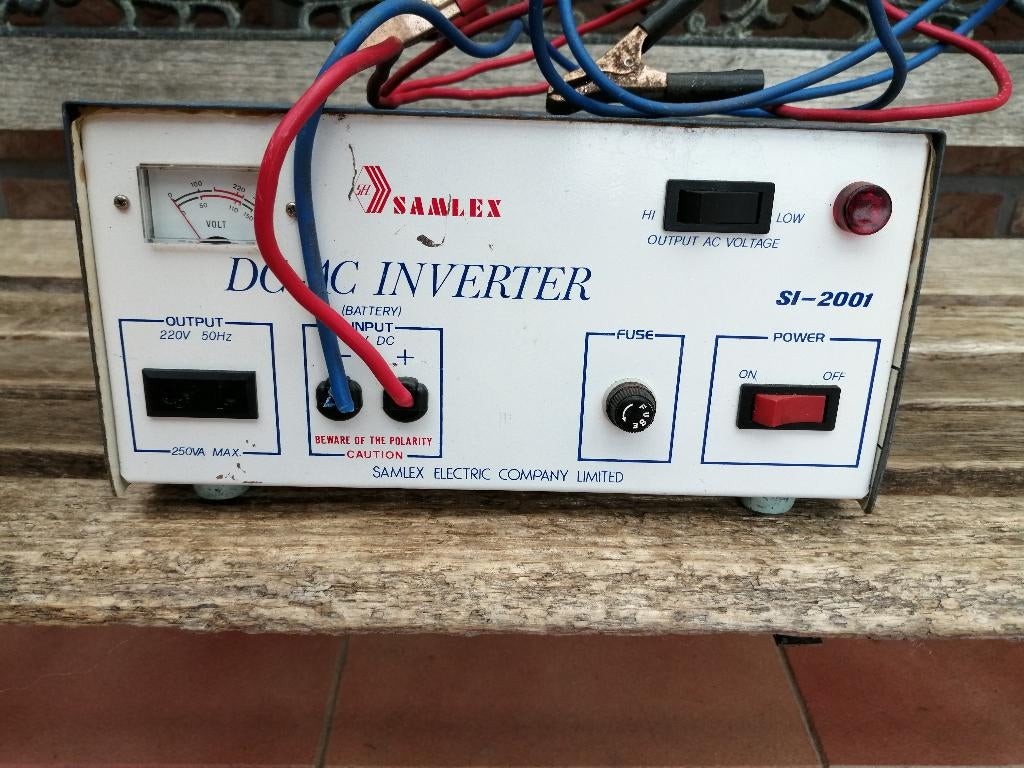 ONDULEUR 12 V À 220 V, Caravanes & Camping, Camping-car Accessoires, Enlèvement