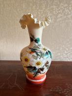 Vase en opaline fleuri, Enlèvement