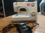 Singer naaimachine inclusief draagtas en voetpedaal, Hobby en Vrije tijd, Naaimachines en Toebehoren, Ophalen, Zo goed als nieuw