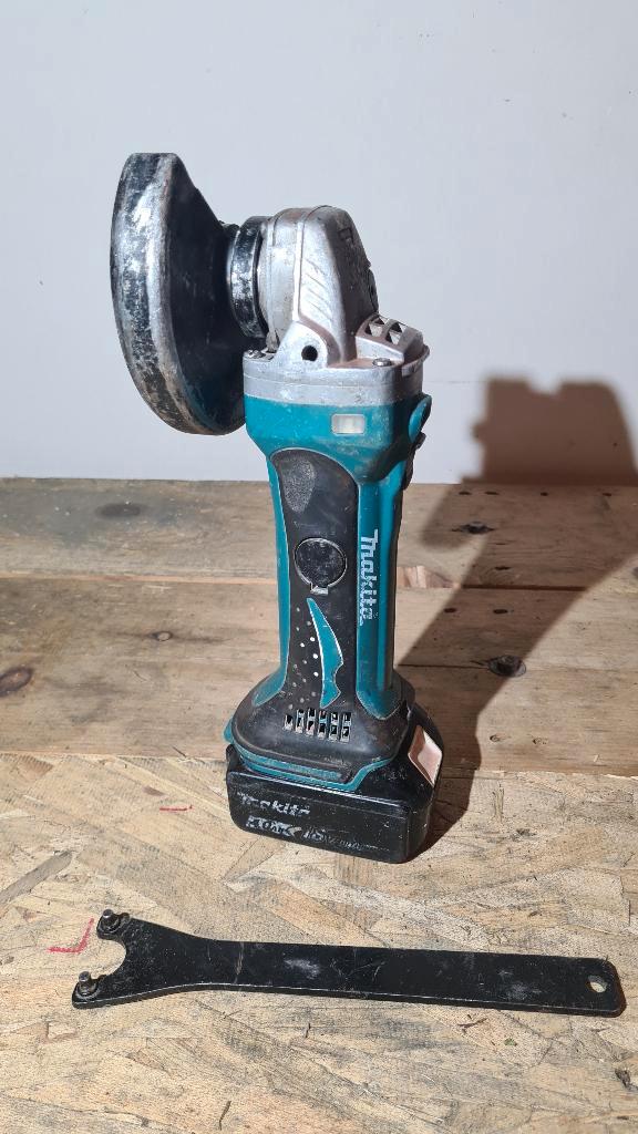 Makita BGA452 Haakse Slijper 18V Accu, Doe-het-zelf en Bouw, Gereedschap | Slijpmachines, Zo goed als nieuw, Haakse handslijpmachine
