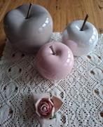 3 Keramieke decoratie appels, grijs, roze, wit, Huis en Inrichting, Ophalen of Verzenden, Gebruikt