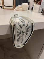 Melting clock, Ophalen, Zo goed als nieuw
