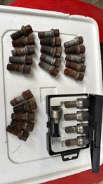 Wielbouten met veiligheids bouten mercedes vito/ viano, Auto-onderdelen, Ophalen, Gebruikt, Mercedes-Benz