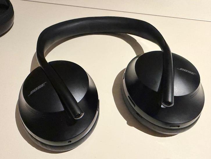Bose NC700 - NC 700 + Bose vliegtuigadapter + 5 oorkussens, Audio, Tv en Foto, Hoofdtelefoons, Zo goed als nieuw, Over oor (circumaural)