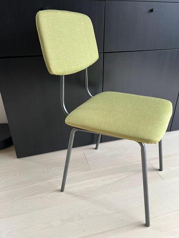 6 chaise a vendre etat neuf 60€ beschikbaar voor biedingen