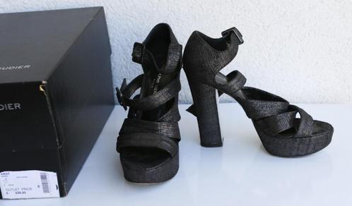Sandales Rodolphe Menudier 38,5 - Magnifiques, Vêtements | Femmes, Chaussures, Comme neuf, Chaussures à haut talons, Enlèvement ou Envoi