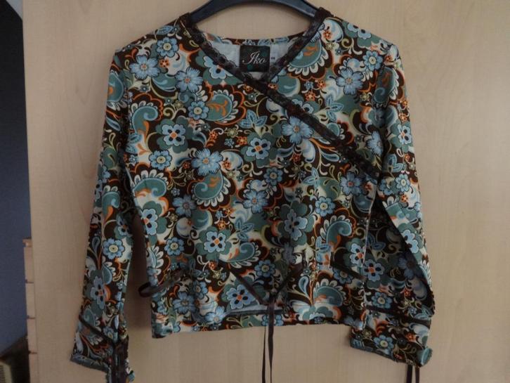 Setje IKO.  3 stuks.  maat 128.  Meisje., Kinderen en Baby's, Kinderkleding | Maat 128, Zo goed als nieuw, Meisje, Setje, Ophalen of Verzenden