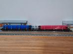 N schaal 2 x goederenwagonnen rongenwagon met lading buizen, Ophalen of Verzenden