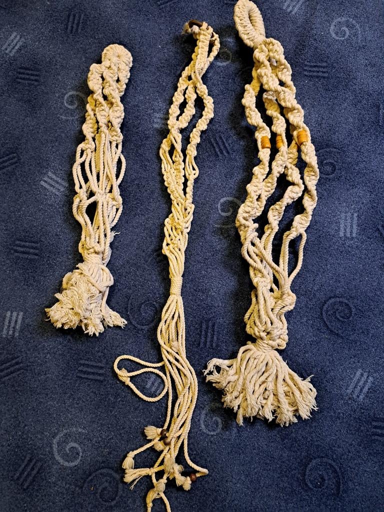 Bloempothangers, Ophalen