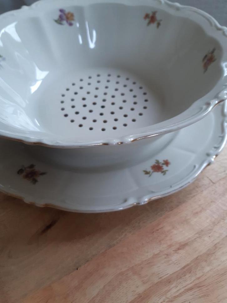 Plat égouttoir  et sous plat porcelaine Schwarzenhammer, Antiquités & Art, Antiquités | Plateaux, Enlèvement ou Envoi