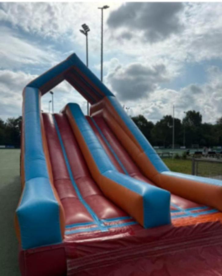 Springkasteel - Tobbedansbaan, Hobby en Vrije tijd, Feestartikelen | Verhuur, Gebruikt, Ophalen of Verzenden