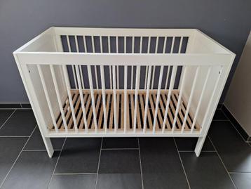 Babybed - kinderbed - ledikant  voor baby's peuters kleuters beschikbaar voor biedingen