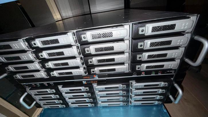 Lot 2 Châssis d'extension EditShare 16 baies, Informatique & Logiciels, Serveurs, Comme neuf, Enlèvement