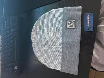 warm beanie lv  beschikbaar voor biedingen