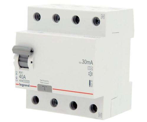 Allerlei materiaal electriciteit, Doe-het-zelf en Bouw, Elektriciteit en Kabels, Zo goed als nieuw, Schakelaar, Ophalen of Verzenden
