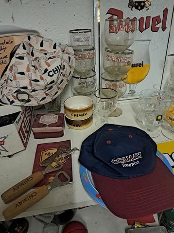 Chimay items van petjes, glazen openers enz... beschikbaar voor biedingen