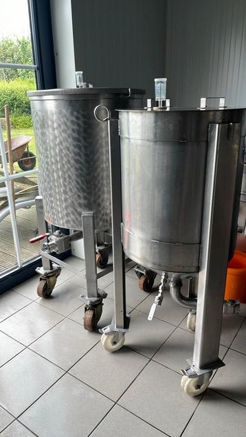 Gistvaten voor hobbybrouwerij. Roestvrij staal, 100L en 200L beschikbaar voor biedingen