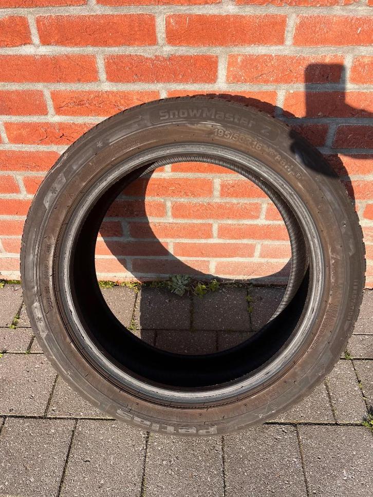 pneus d'hiver 195 50 16, Autos : Pièces & Accessoires, Pneus & Jantes, Pneu(s), Pneus hiver, 16 pouces, 195 mm, Véhicule de tourisme