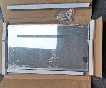 spiegel 72cm met verlichting beschikbaar voor biedingen