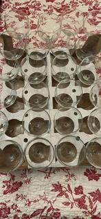 24 verres à vin, Ophalen, Zo goed als nieuw