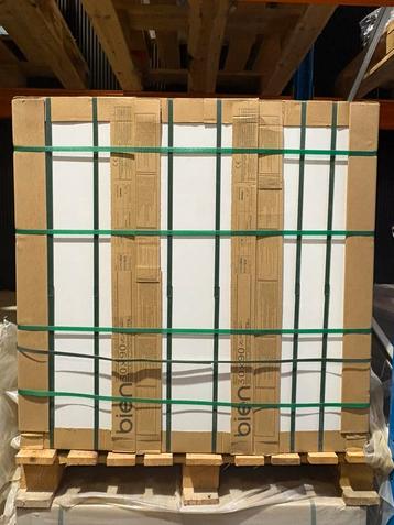 Witte wand tegels glanzend 30x90 beschikbaar voor biedingen
