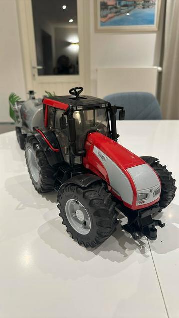 Tracteur Valtra T 191 et remorque 1/16 Bruder, Enlèvement ou Envoi, Utilisé, Tracteur et Agriculture