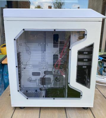 Aerocool Xpredator ATX-behuizing met volledige toren beschikbaar voor biedingen