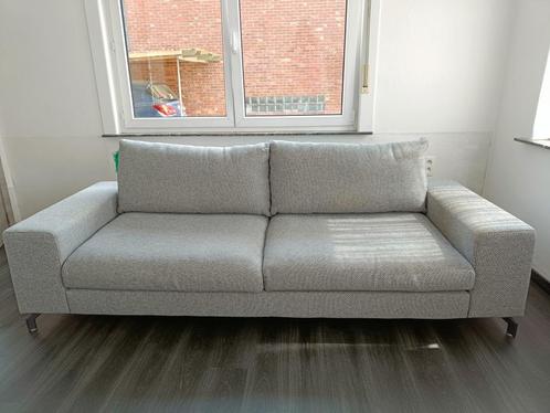 Comfortabele Grijze Zetel Overstock, Huis en Inrichting, Zetels | Zetels, Gebruikt, Rechte bank, Driepersoons, 200 tot 250 cm