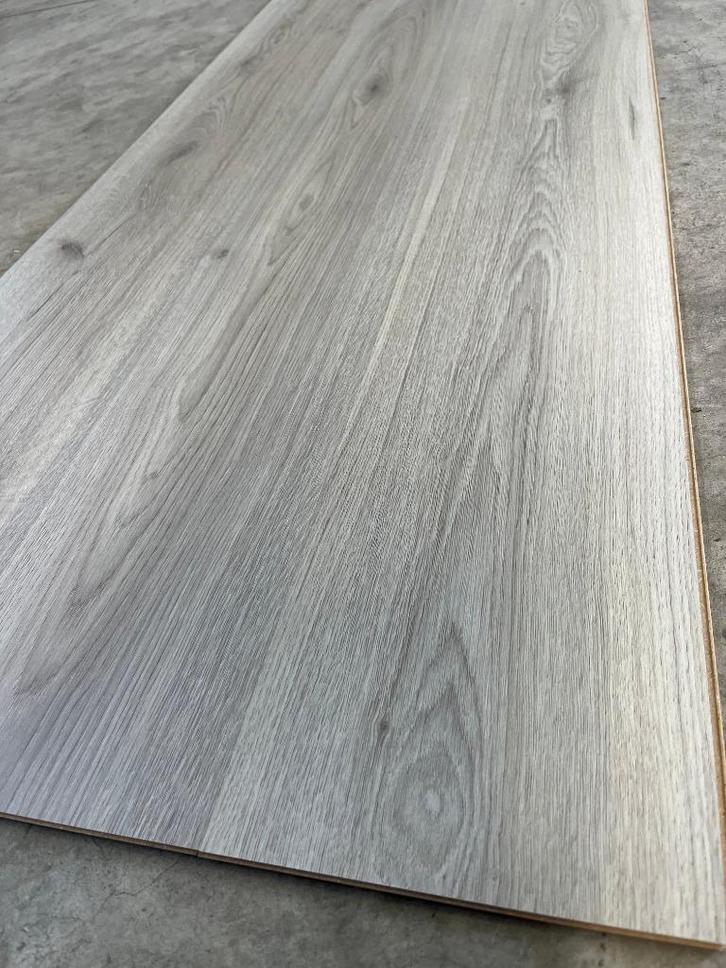 Outlet laminaatvloer grijs, Doe-het-zelf en Bouw, Vloerdelen en Plavuizen, Nieuw, Laminaat, Kunststof, 150 cm of meer, 10 tot 30 cm