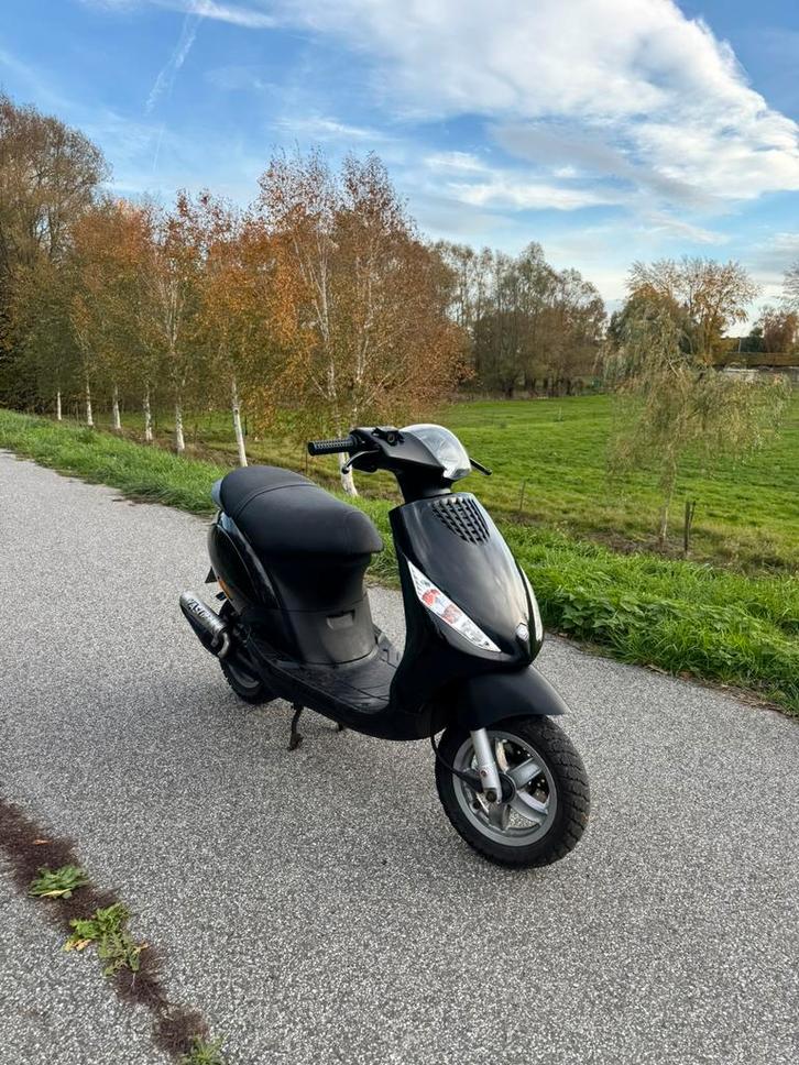 Piaggio Zip 2 takt, Fietsen en Brommers, Scooters | Piaggio, Zo goed als nieuw, Zip, Klasse B (45 km/u), Tweetakt, Ophalen of Verzenden