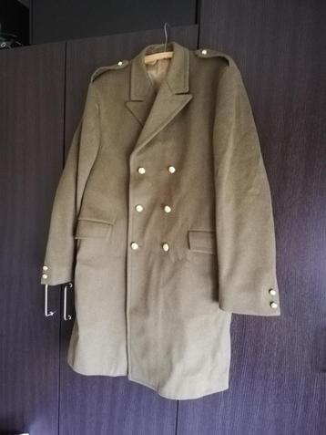 legerkledij beschikbaar voor biedingen