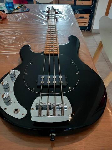 Sterling stingray left handed sub bass