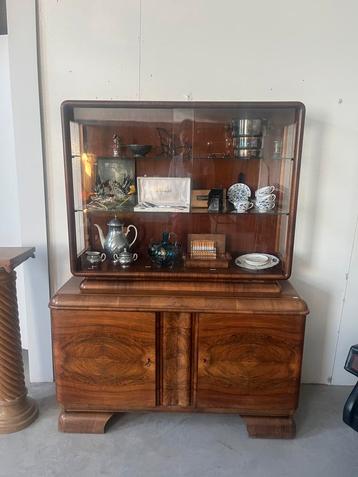 Exclusieve art deco vitrinekast beschikbaar voor biedingen
