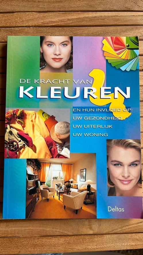 Karin Hunkel - De kracht van kleuren, Boeken, Esoterie en Spiritualiteit, Zo goed als nieuw, Ophalen of Verzenden