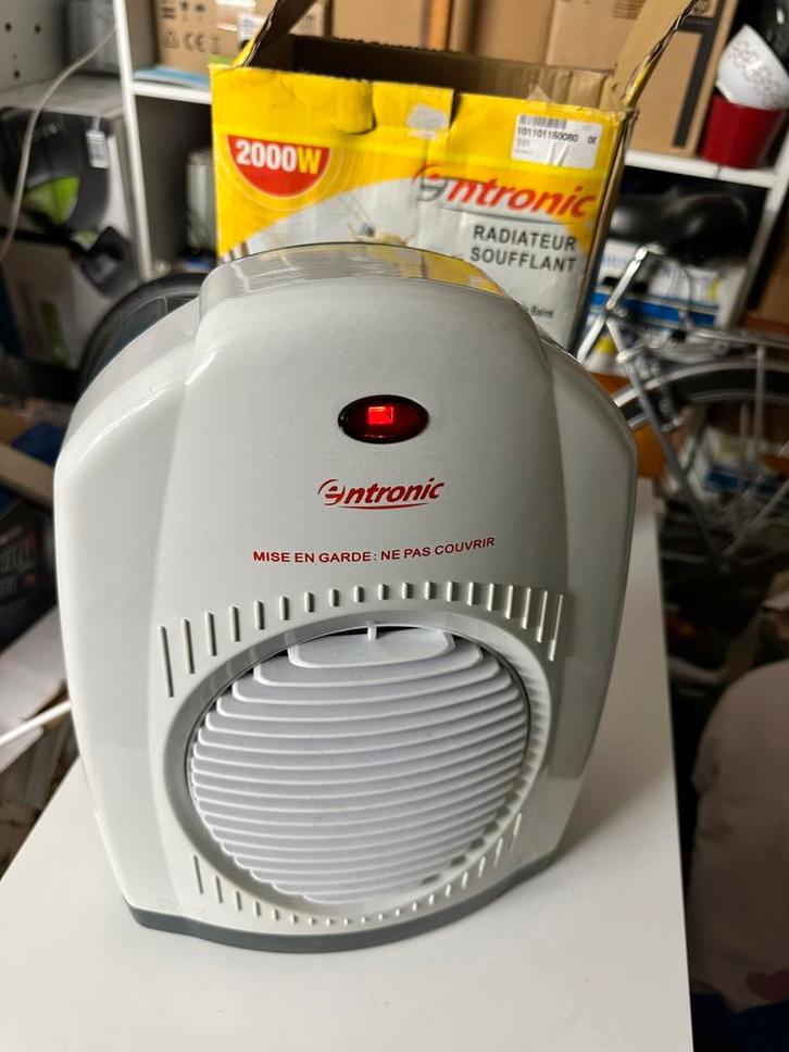 Chauffage radiateur souffleur 2000w, Maison & Meubles, Poêles, Comme neuf, Enlèvement ou Envoi