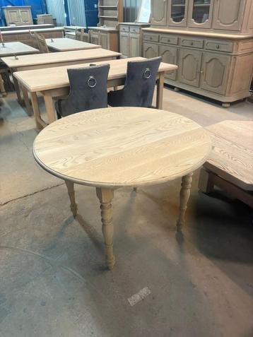  Airsmooth kleine eettafel  beschikbaar voor biedingen