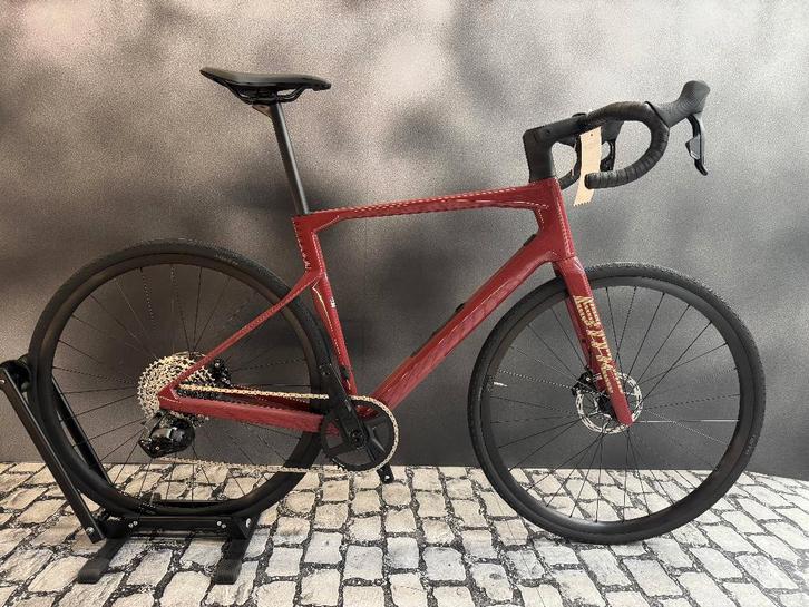 BMC ROADMACHINE X TWO donkerrood - maat 56 - (2024), Fietsen en Brommers, Fietsen | Racefietsen, Nieuw, Ophalen