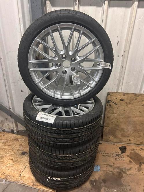 Set NIEUWE ORGINEEL 19” Audi Q2 Q3 velgen + banden, Auto-onderdelen, Banden en Velgen, Band(en), Zomerbanden, 19 inch, Ophalen