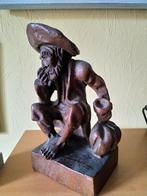 houtsnijwerk bejaarde man 24 x 12 x 9.5cm gesigneerd, Enlèvement ou Envoi