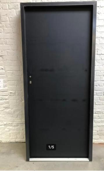 buitendeur metaal antraciet beschikbaar voor biedingen