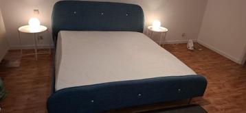 Lit et matelas  disponible aux enchères