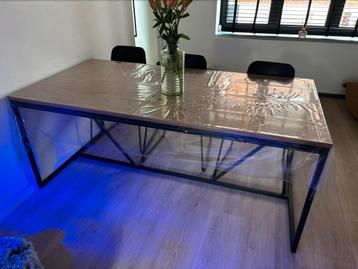 Moderne tafel metalen poten 180/90 beschikbaar voor biedingen