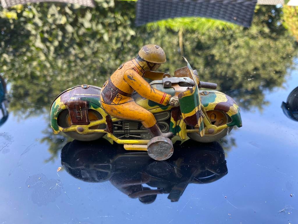 Moto en tole kt japon années 30, Enlèvement ou Envoi