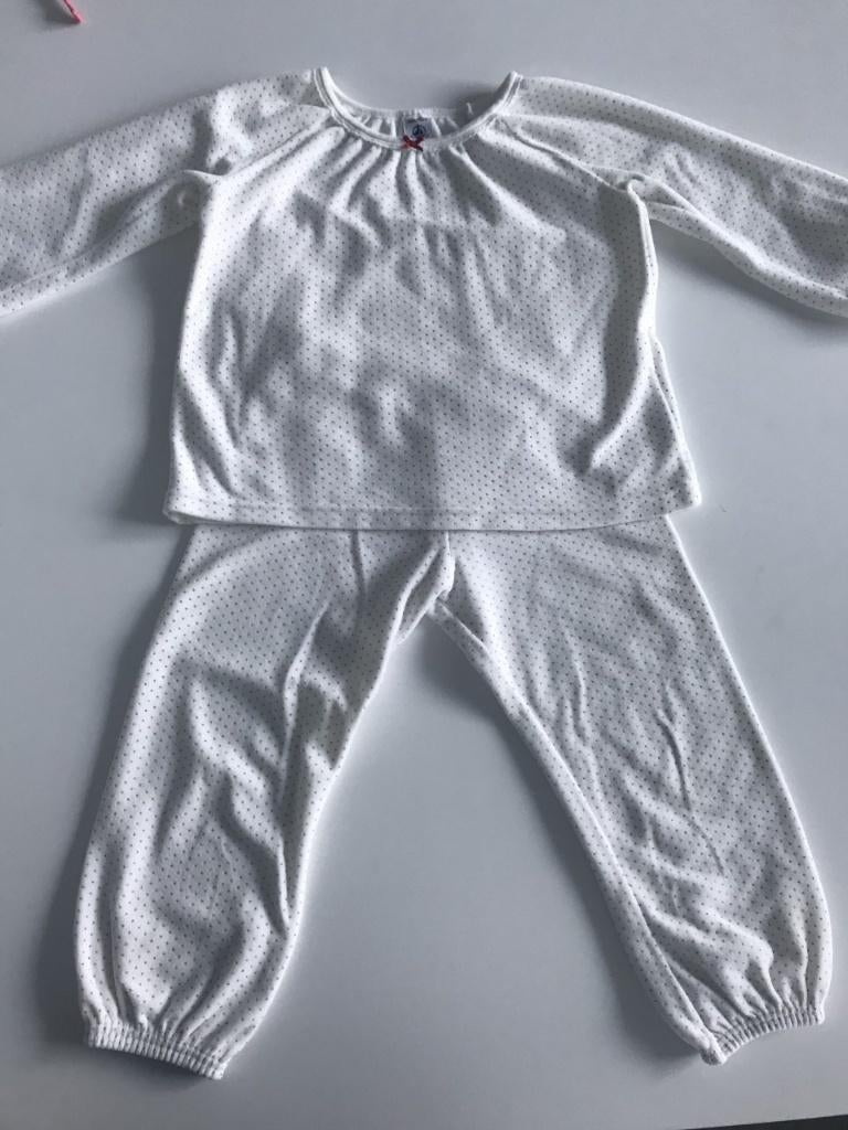 Wit gouden stippen fluwelen winterpyjama PETIT BATEAU 104, Kinderen en Baby's, Kinderkleding | Maat 104, Zo goed als nieuw, Meisje